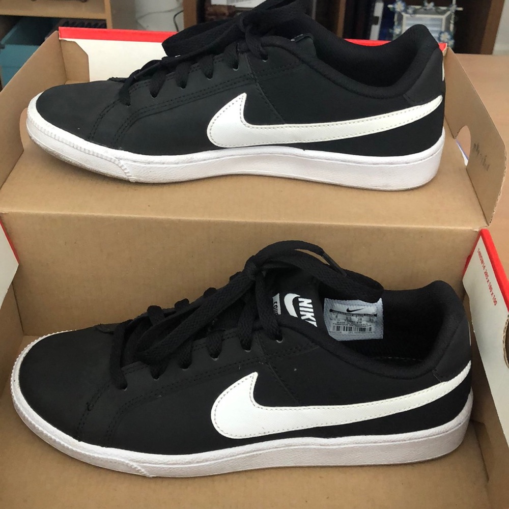 Nike court royale black